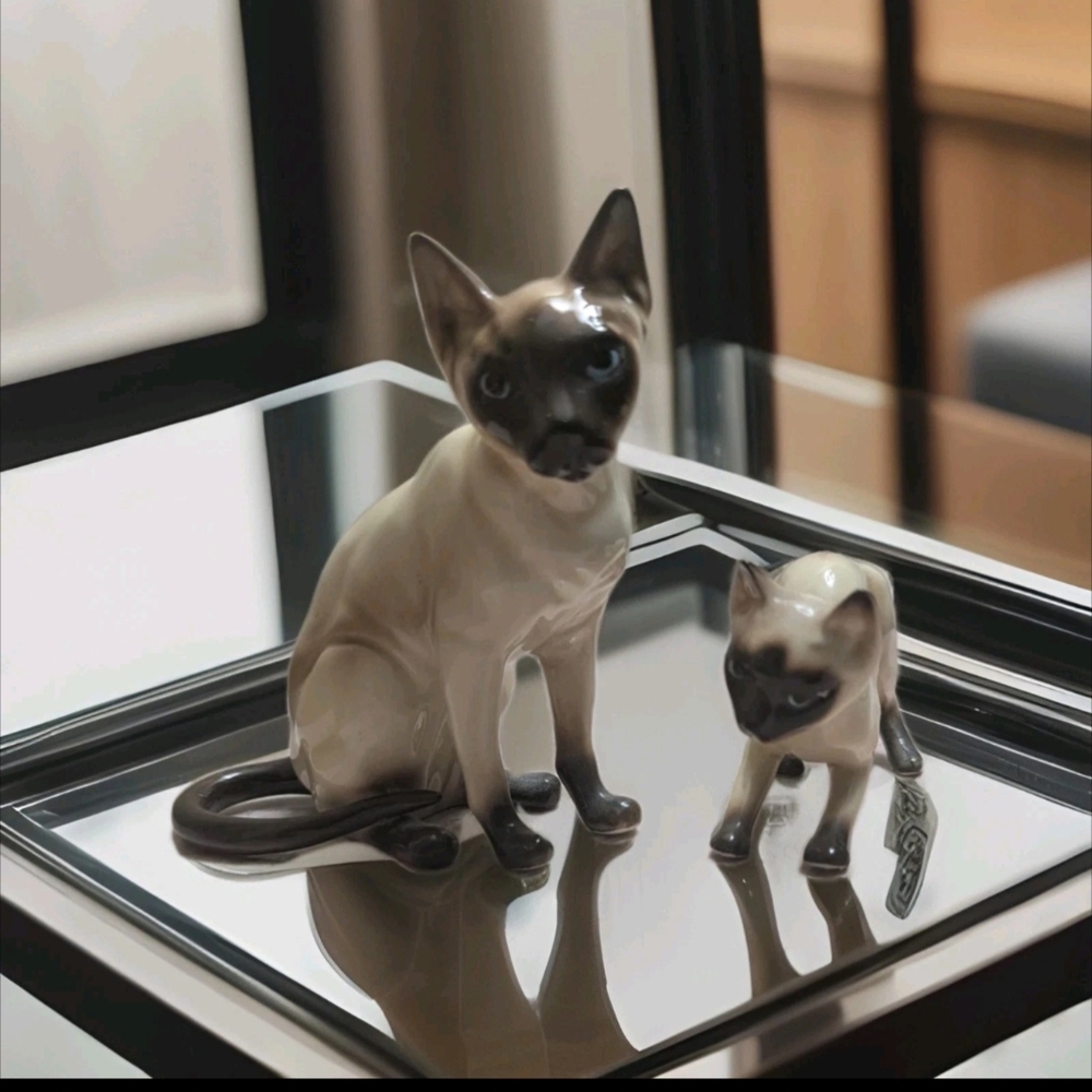 Pair Of Josef Originals Siamese Cat & Kitten BLUE EYES 5.5 Figurine MCM 1960